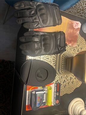 Men's Black Tactical Gloves with Reinforced Knuckle Protection -  LotUnbranded